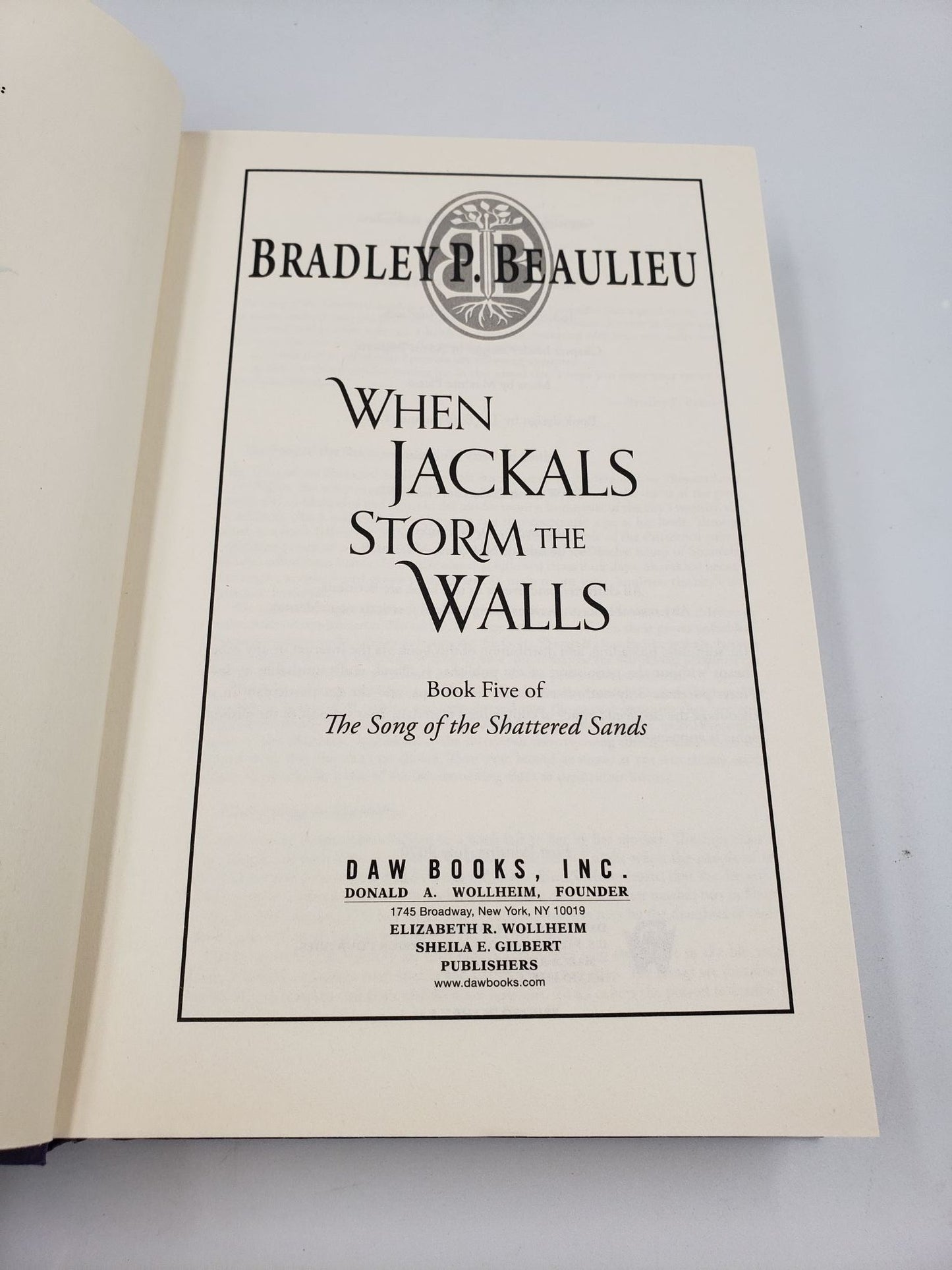 When Jackals Storm The Walls: The Song of the Shattered Sands (Book. 5)