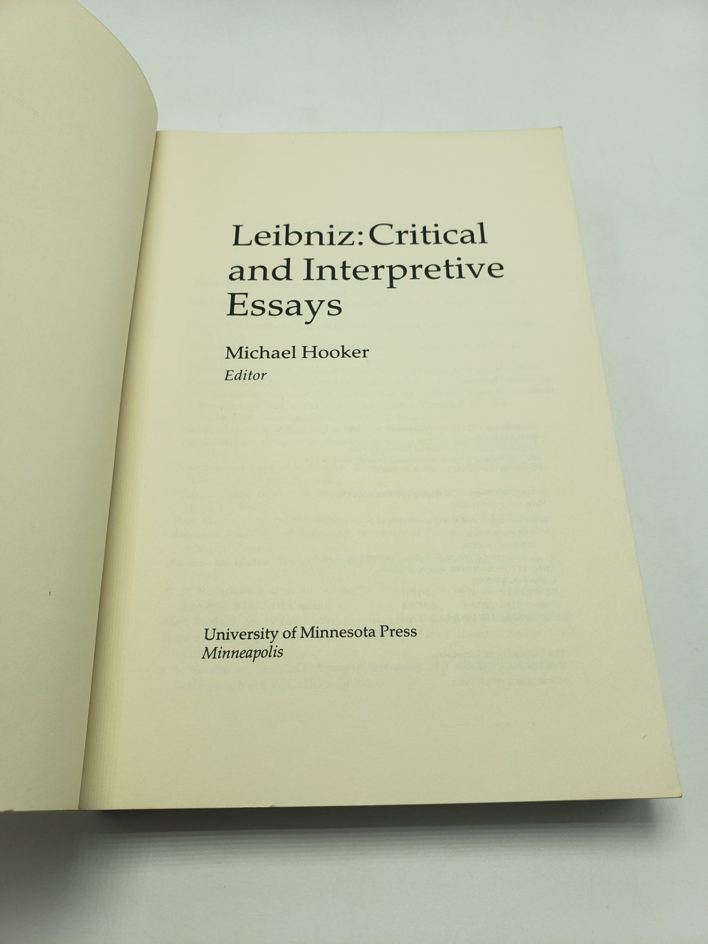 Leibniz: Critical and Interpretive Essays