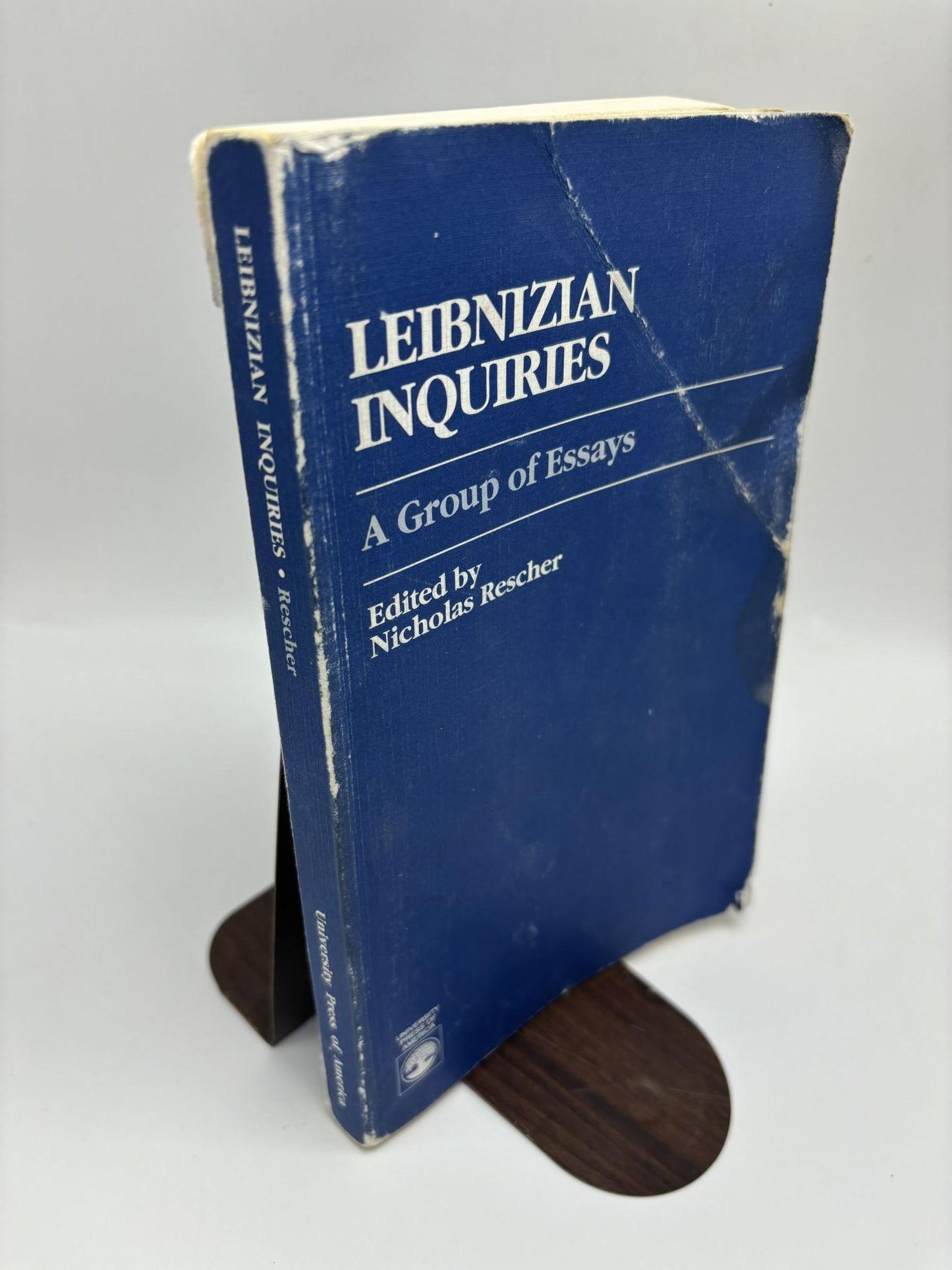 Leibnizian Inquiries: A Group Of Essays