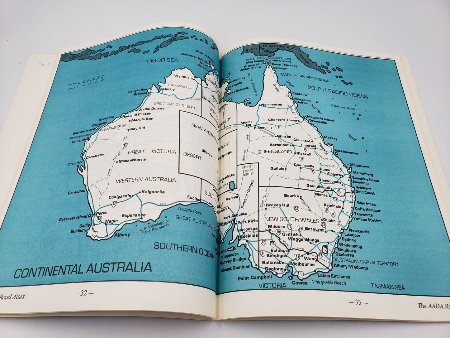 The AADA Road Atlas and Survival Guide: Australia (Volume 4)