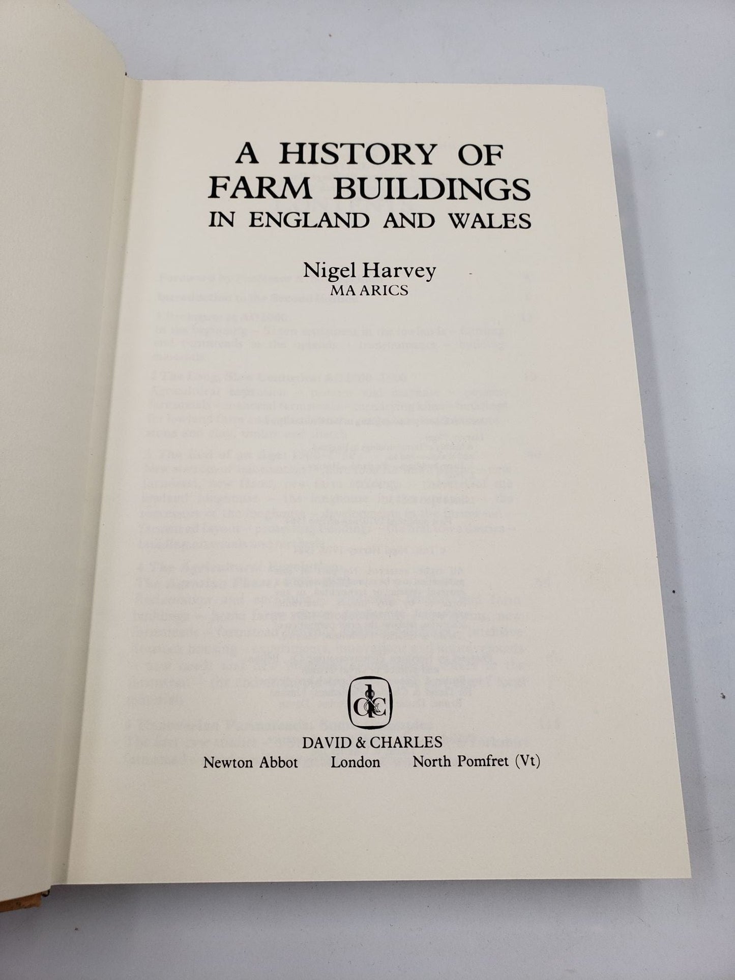 A History Of Farm Buildings in England and Wales