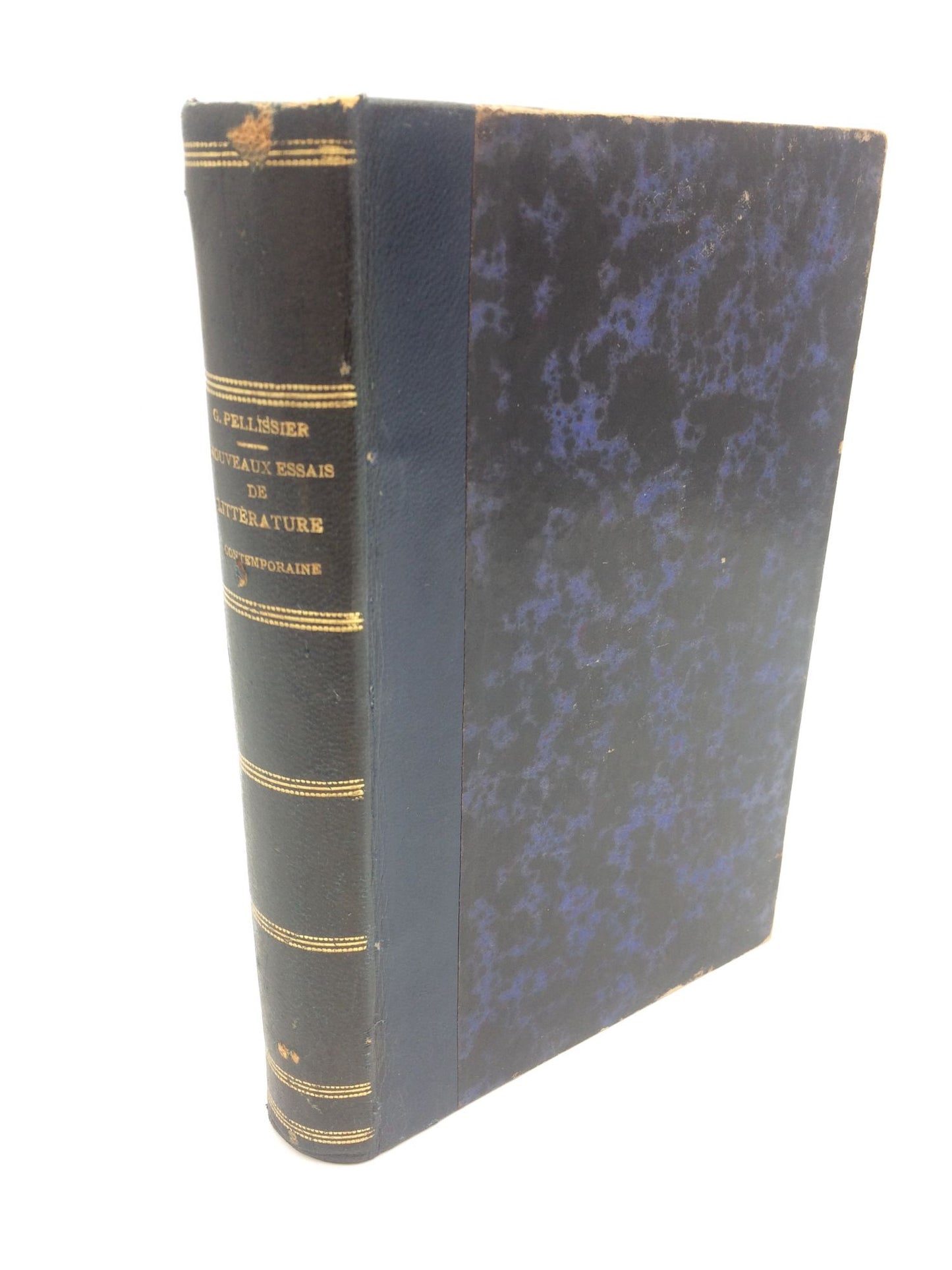 Nouveax Essais de Litterature Contemporaine