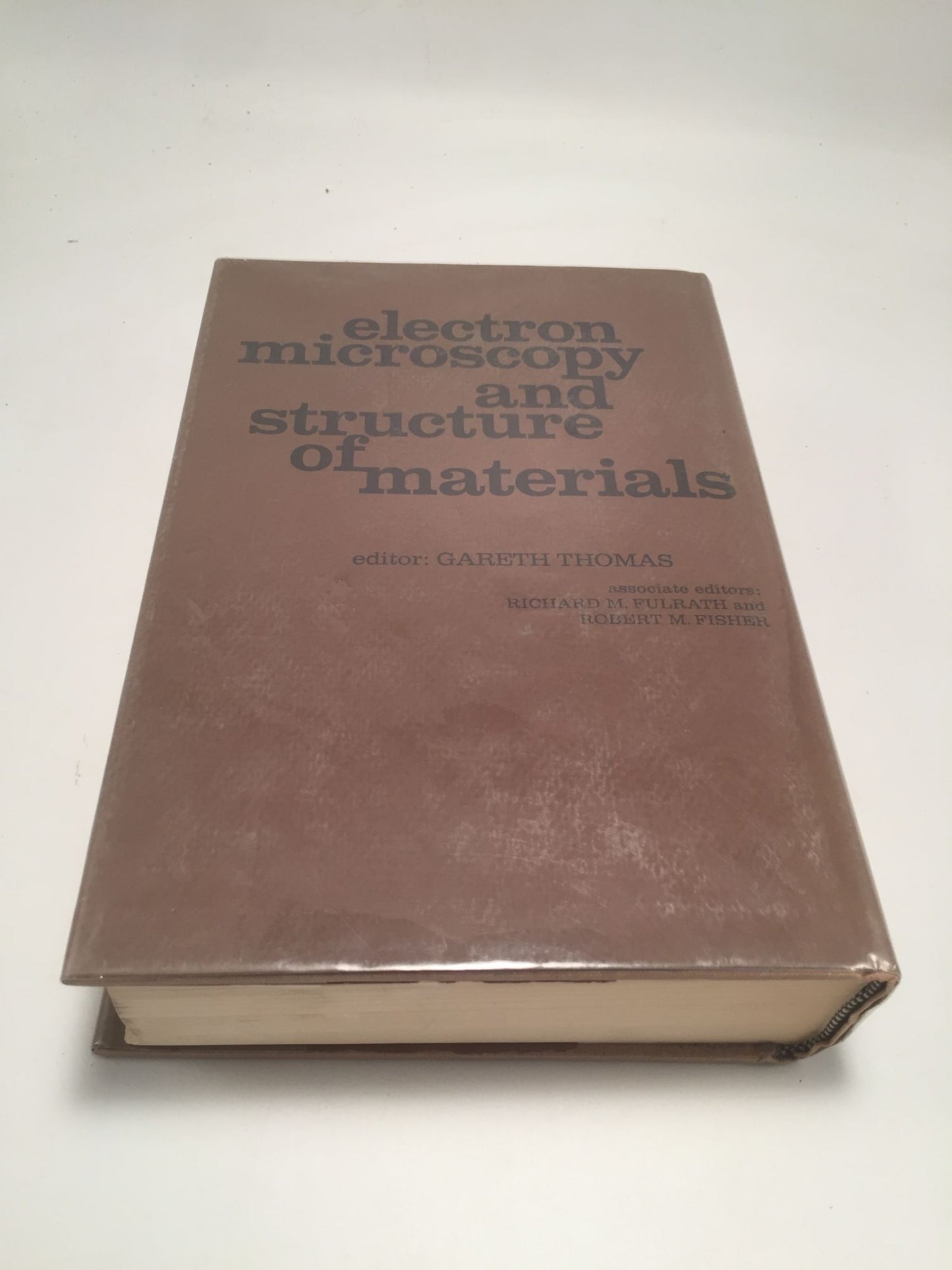 Electron Microscopy and Structure of Materials
