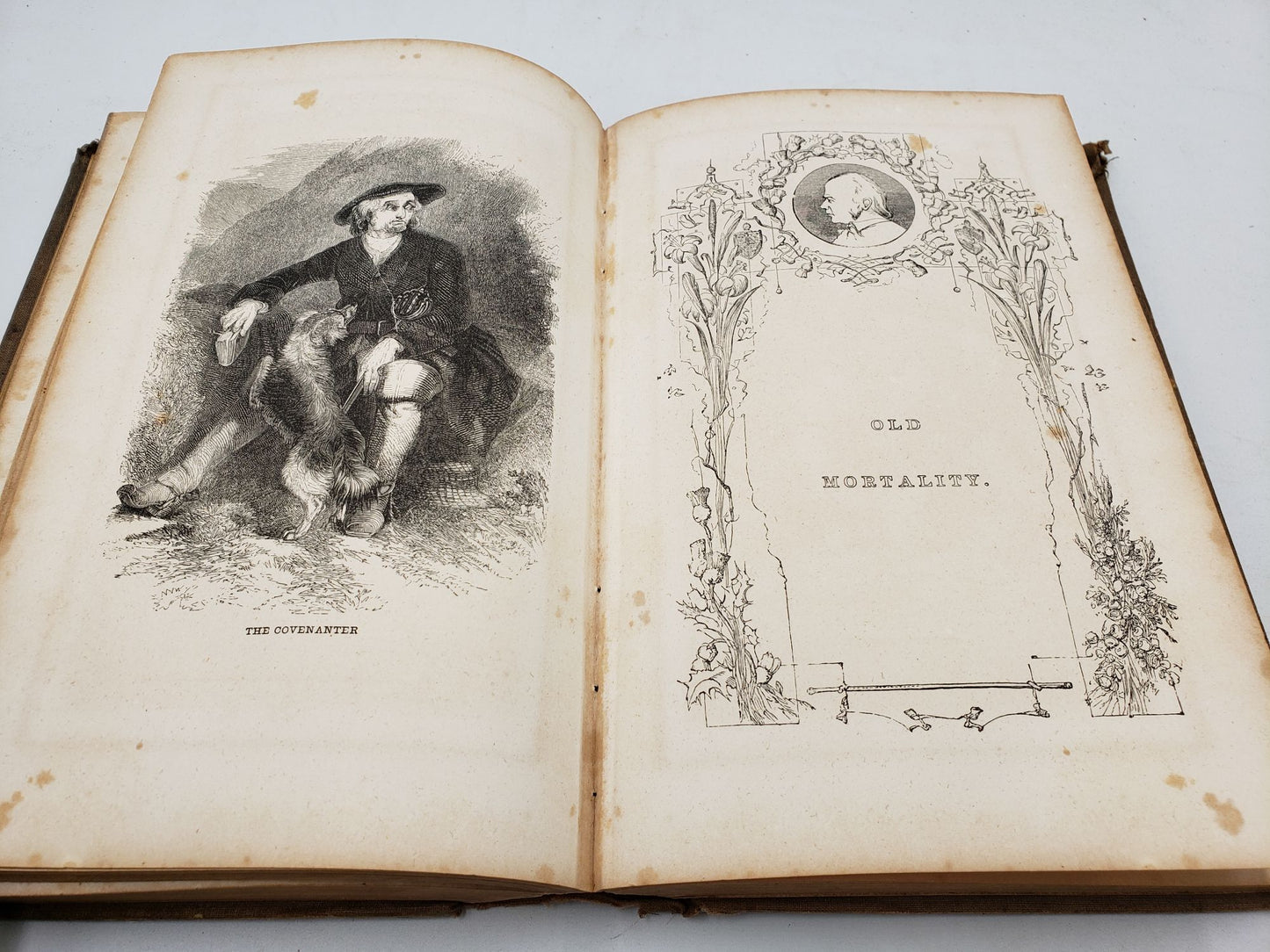 The Waverley Novels: The Antiquary, The Black Dwarf, Old Mortality (Volume 2)