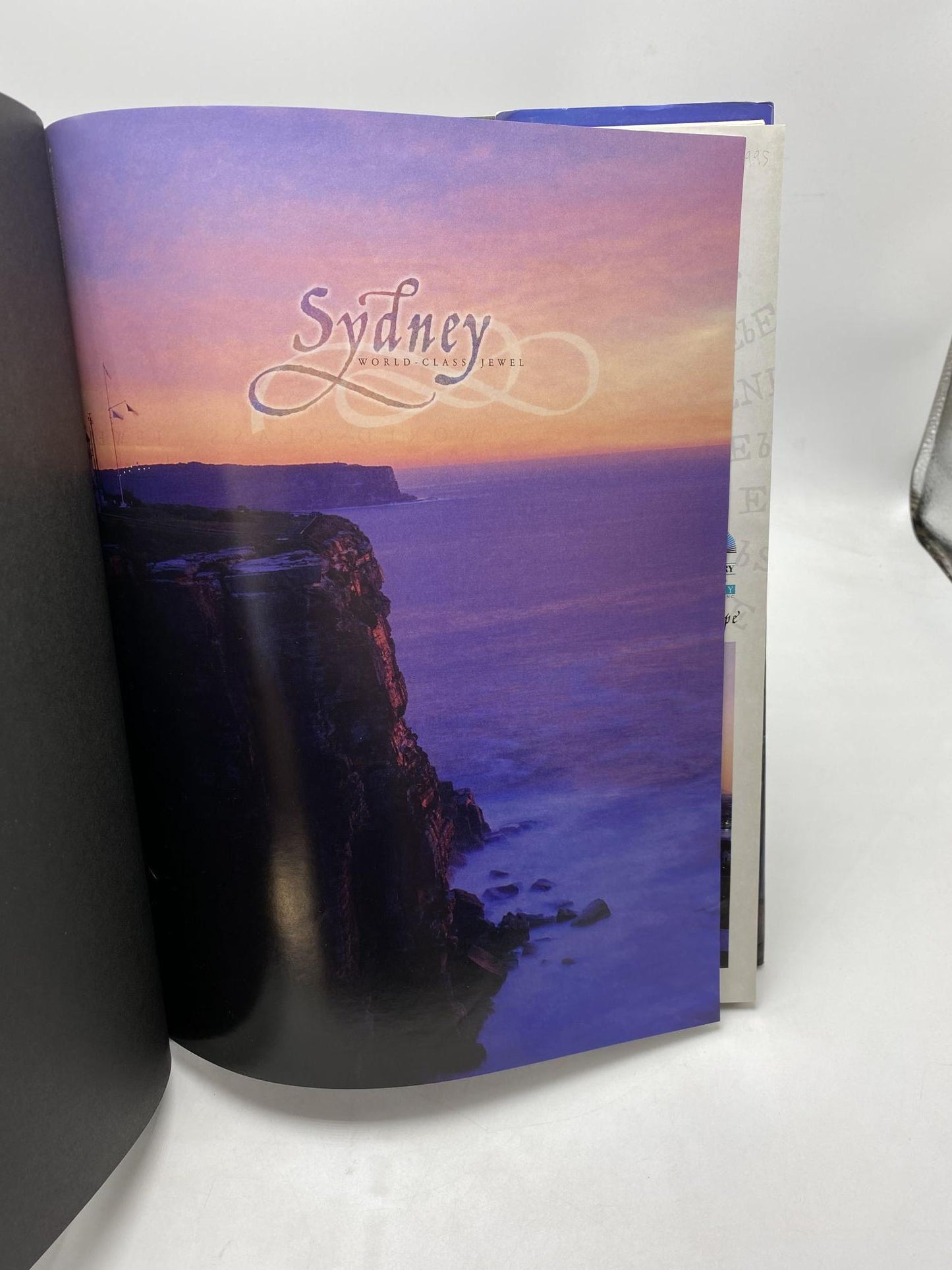 Sydney: World-Class Jewel (Urban Tapestry Series)